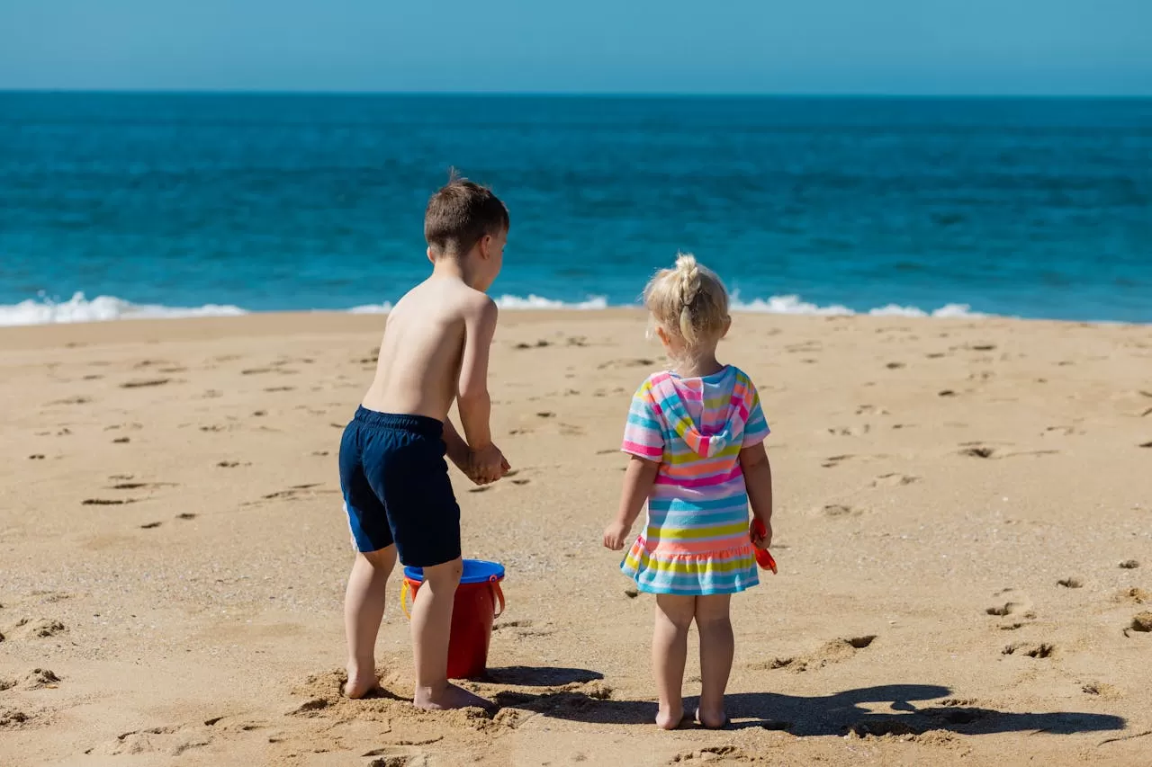 giochi bambini sulla spiaggia