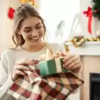 Idee regalo per donna: i 10 regali più richiesti per Natale 