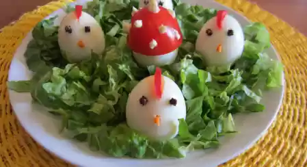 Uova pulcino e funghetto di Pasqua